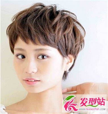 方臉女士適合什么樣的發(fā)型 時(shí)尚簡約短發(fā)發(fā)型最修顏