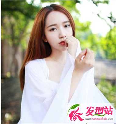 清新女生長(zhǎng)直發(fā)發(fā)型 簡(jiǎn)單自然又有范