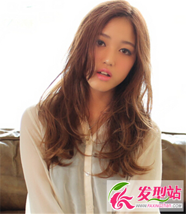 時(shí)尚與青春同步 燙發(fā)造型讓您一舉兩得