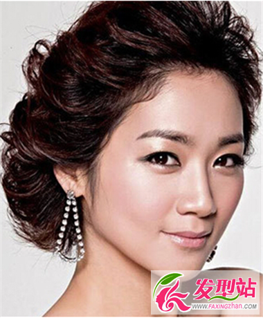 十月浪漫結(jié)婚季 最美新娘盤發(fā)造型來看