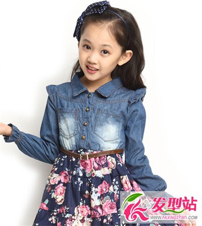 可愛女生呆萌氣質(zhì)堪比楊陽洋 天真灑脫惹人憐愛