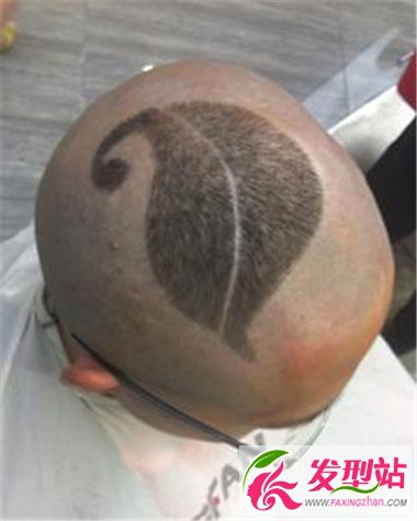 小男孩個性雕刻發(fā)型設計 帶給你個性感十足的一面