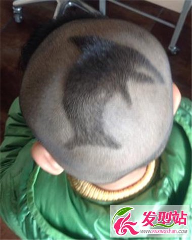 簡單不失個性小男孩雕刻發(fā)型 創(chuàng)意發(fā)型向你詮釋什么是個性