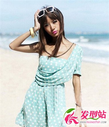 中長發(fā)女生時尚發(fā)型 及腰秀發(fā)仙氣飄飄