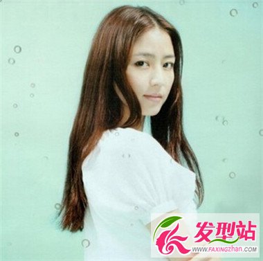 中長發(fā)女生時尚發(fā)型 及腰秀發(fā)仙氣飄飄