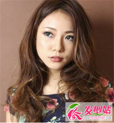 女神必備發(fā)型 由發(fā)型修出鵝蛋臉