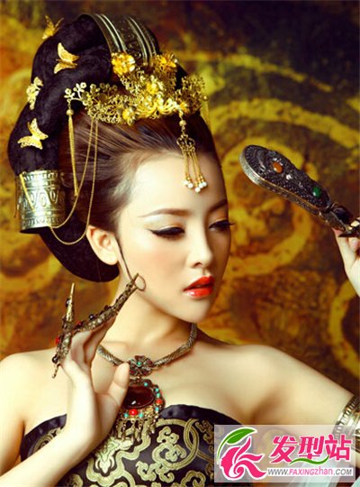 走進古裝的世界 古典的美女發(fā)型最迷人