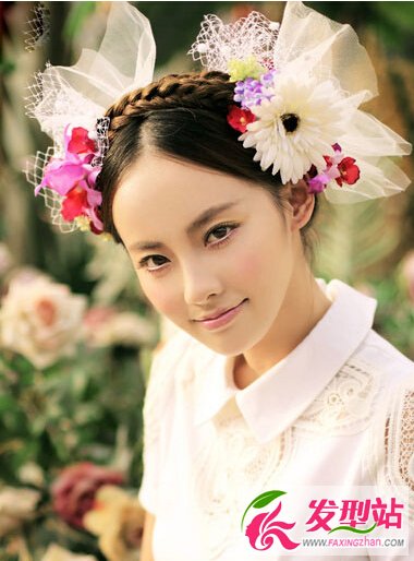 清新女生中分劉海發(fā)型 修顏劉海助你氣質(zhì)更加出眾