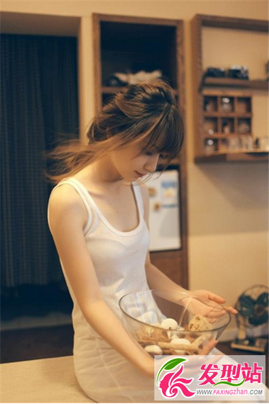 展現(xiàn)你優(yōu)雅淑女的一面 時(shí)尚發(fā)型閃耀你的雙眼