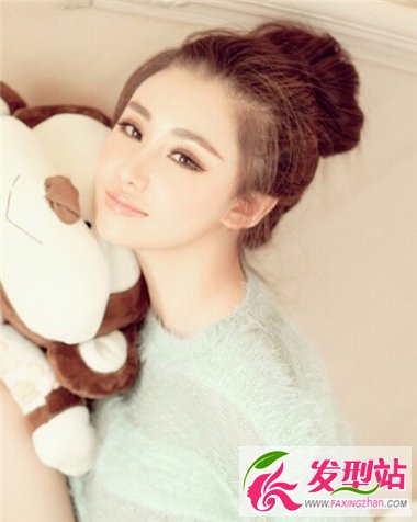 女生丸子頭發(fā)型 自然簡單盡顯簡約風(fēng)