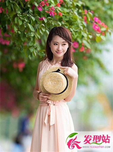 文藝范女生扎發(fā)發(fā)型 絕對(duì)讓你眼前一亮