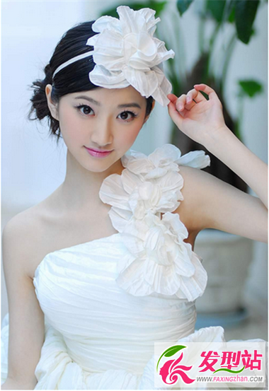 想怎么愛(ài)都愛(ài)不完 女生中長(zhǎng)發(fā)發(fā)型讓你愛(ài)不釋手