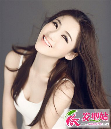 風(fēng)格迥異長(zhǎng)直發(fā)發(fā)型隨你選 打造時(shí)尚清新長(zhǎng)發(fā)美女