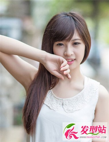 甜美女生長直發(fā)發(fā)型 如沐春風(fēng)般的芳香撲鼻