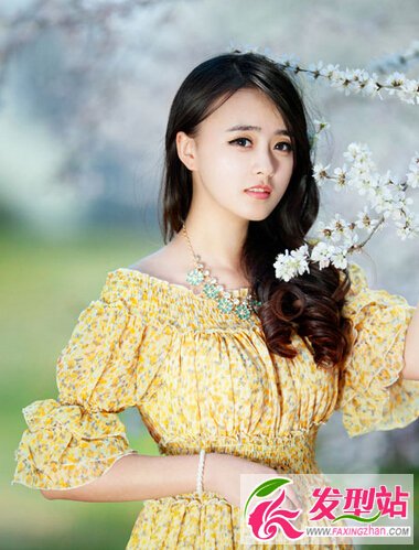 適合你的發(fā)型才是最好的 女士長卷發(fā)給你更多新鮮感