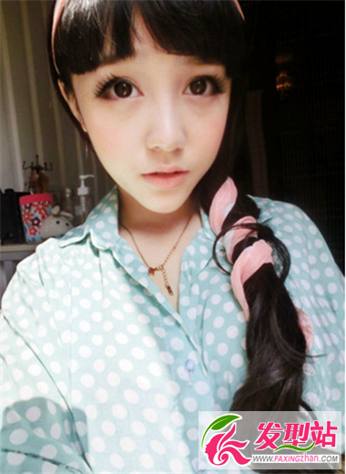 性感美女最愛(ài)中長(zhǎng)發(fā)發(fā)型 為你掃平一切煩惱