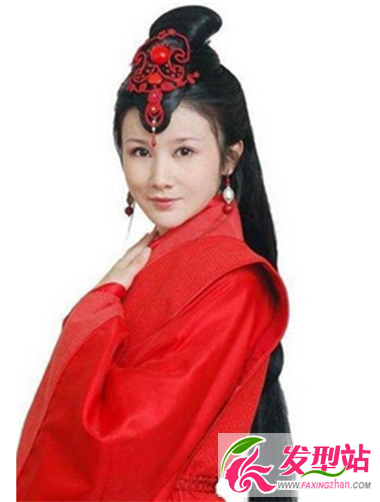 女士高貴古裝盤發(fā)發(fā)型 用最美的發(fā)型驚艷我的紅妝