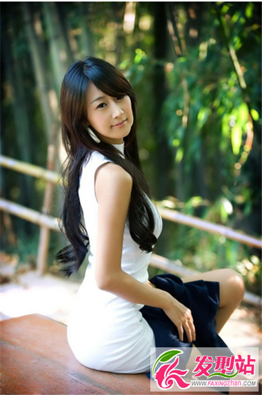 清新美女長發(fā)發(fā)型 盡顯女生自然魅力