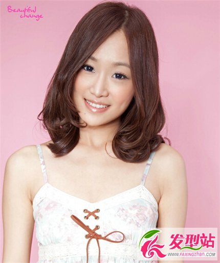 梨花頭適合什么臉型 圓臉女生中分梨花頭發(fā)型圖片