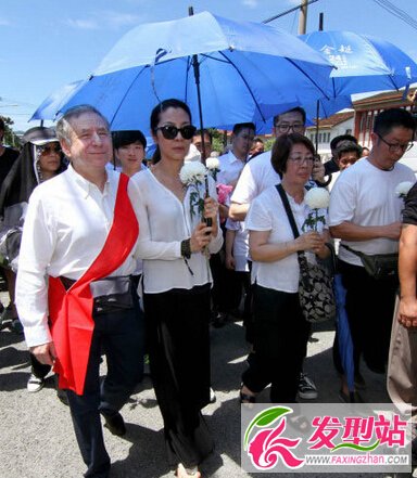 楊紫瓊父親拿督楊建德出殯_楊紫瓊未婚夫讓-托德Jean Todt現(xiàn)身_楊紫瓊讓·托德差幾歲|個(gè)人資料