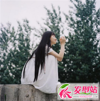 俏皮小女生長(zhǎng)發(fā)發(fā)型 助你氣質(zhì)更加出眾
