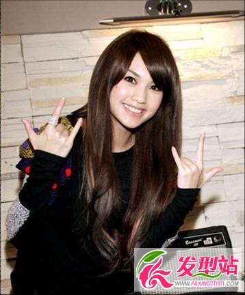 看可愛教主楊丞琳上演 甜美不失時尚的百變造型