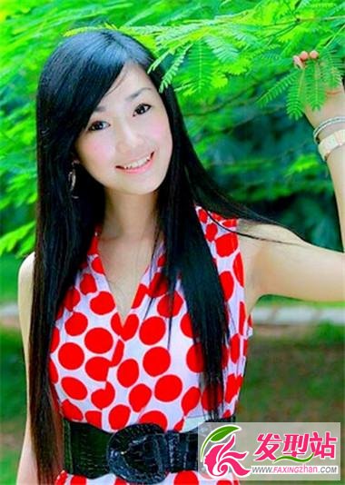 校園女生長(zhǎng)發(fā)發(fā)型 盡顯小清新氣質(zhì)