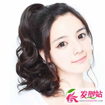 教你在圣誕派對(duì)上演吸睛大法 六款時(shí)尚發(fā)型祝你走桃花