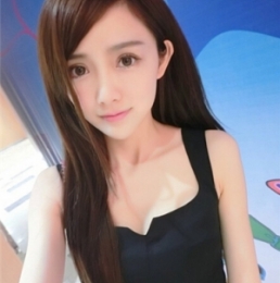 無劉海長直發(fā)發(fā)型圖片 偏分打理最甜美優(yōu)雅