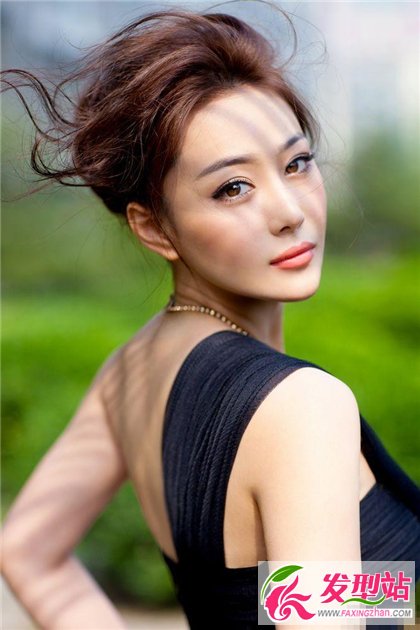 性感美女張馨予發(fā)型 百變長發(fā)秀最吸睛