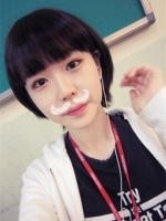 萌系短直發(fā)女生發(fā)型 齊劉海搭配蘿莉清新