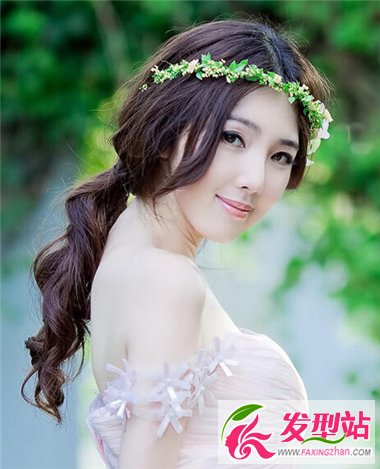 中分時(shí)尚發(fā)型設(shè)計(jì) 讓你搖身一變春天浪漫女神