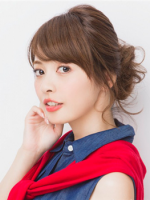 時尚低花苞頭扎發(fā)發(fā)型 DIY發(fā)型教你如何做