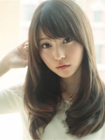 菱形臉適合的可愛(ài)劉海發(fā)型 修飾小巧玲瓏精致臉型