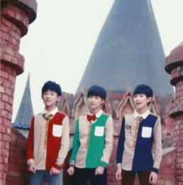 TFBOYSСӰl(f)ͺϼ r(sh)W(xu)ԺL(fng)кl(f)