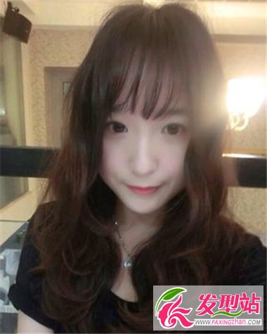 淑女的卷發(fā)發(fā)型 引領(lǐng)2015發(fā)型新時(shí)尚