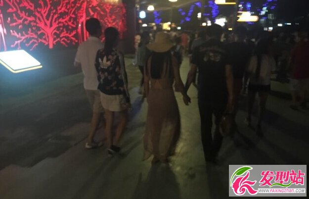 廣州張馨予與一名神秘男子牽手是誰 張馨予新男朋友肖森舟簡(jiǎn)信照片資料 張馨予肖森舟牽手圖照片
