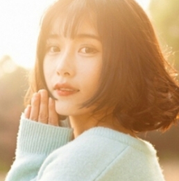 2025年流行齊脖短發(fā)發(fā)型 燙發(fā)設(shè)計展現(xiàn)時尚魅力