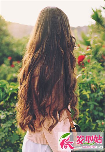 女生個性燙發(fā)發(fā)型