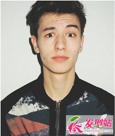 夏季清爽男生短發(fā)發(fā)型
