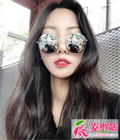 蓬松感波浪卷發(fā)造型設(shè)計(jì)