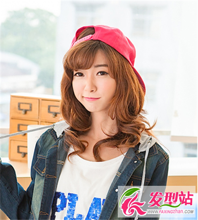 橘黃色時(shí)尚染發(fā)