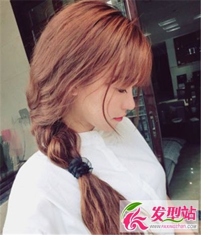 側(cè)邊馬尾辮子