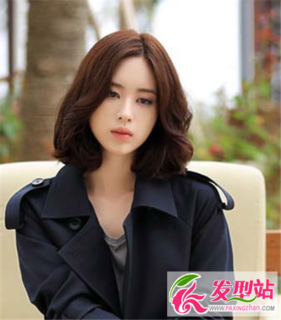 低調(diào)自然清新深褐色卷發(fā)