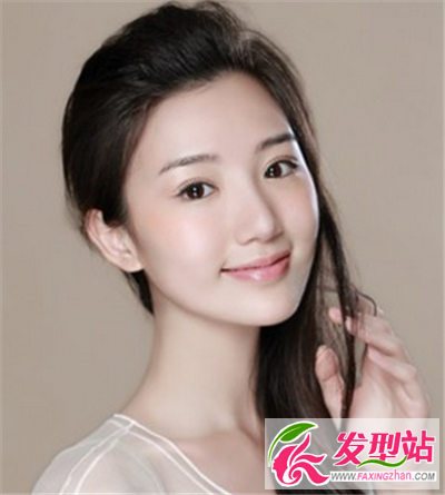 時(shí)尚的溫柔款無(wú)劉海長(zhǎng)直發(fā)發(fā)型