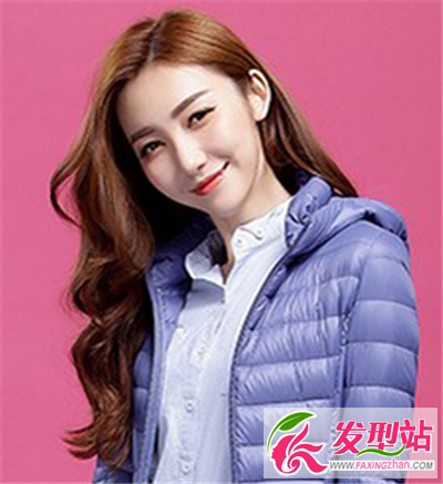 金銅色的時尚披肩燙發(fā)