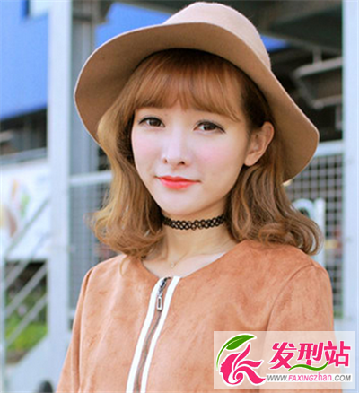 齊肩卷發(fā)