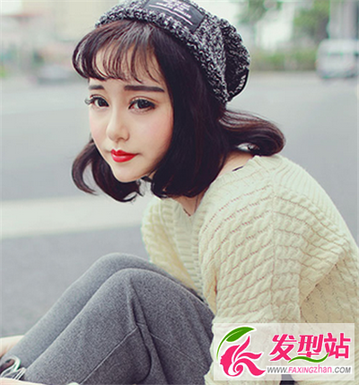 黑色短發(fā)內(nèi)扣波波頭造型