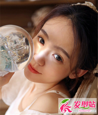 韓式無(wú)劉海扎發(fā)發(fā)型