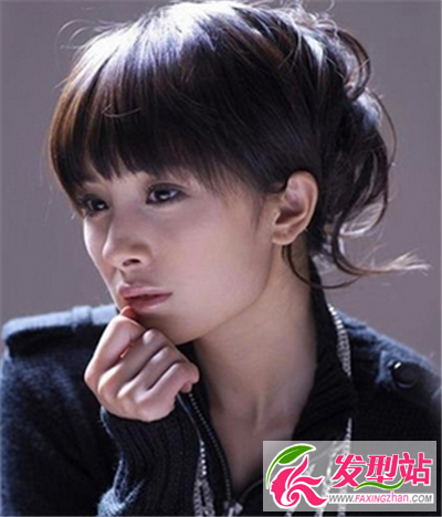 齊劉海的盤發(fā)發(fā)型